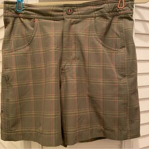 LL BEAN Girls “Cargo Shorts” Size 14 Khaki/Pink Plaid Elastic Ext Waist Zip EUC